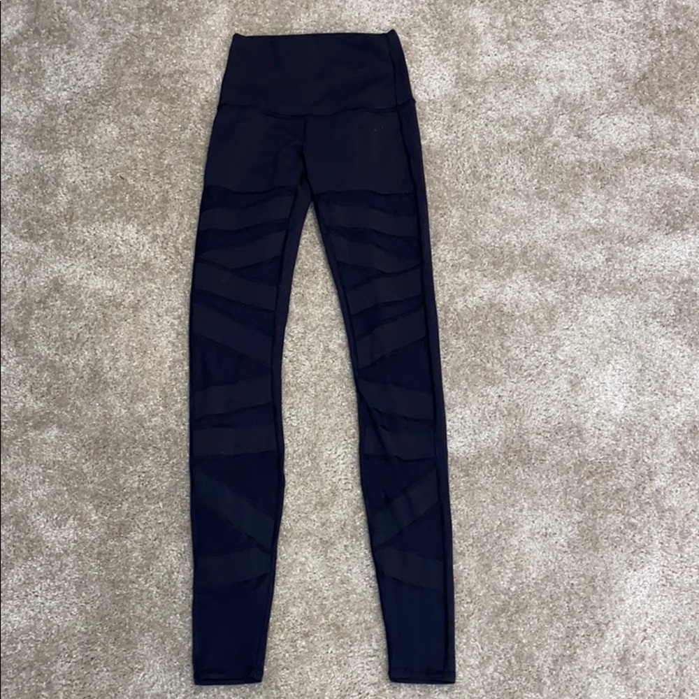Women’s lulu lemon leggings size 4